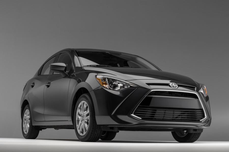  Scion iA 2015 года  (фото 4 из 31)
